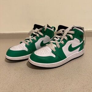 Nike Kids Air Jordan 1Y.  Green/White.
